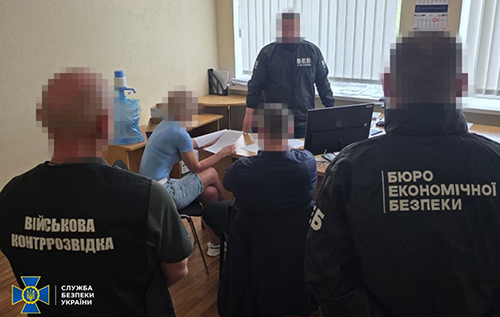 Розкрадання на 2,7 млн: СБУ заявила про викриття оборудки на будівництві командного пункту ЗСУ на Житомирщині Розкрадання на 2,7 млн: СБУ заявила про викриття оборудки на будівництві командного пункту ЗСУ на Житомирщині
