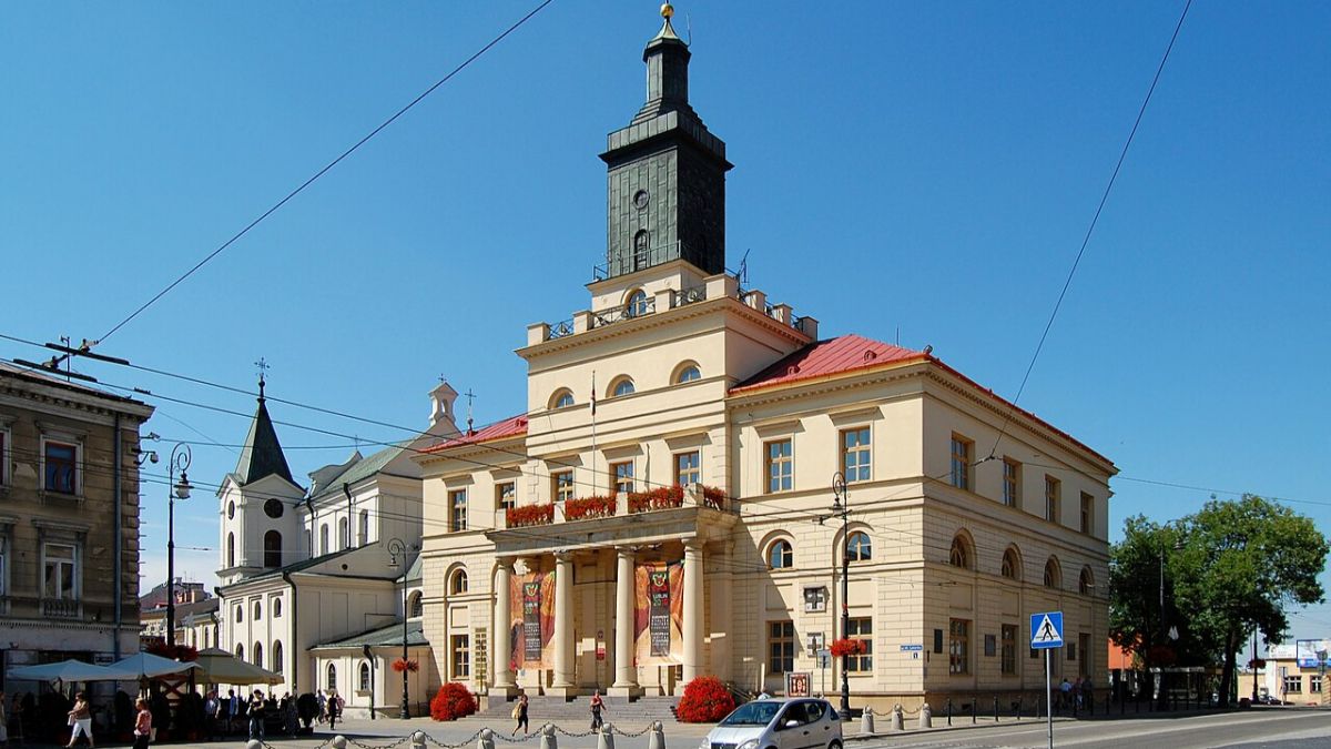 З мерії Любліна зняли прапор України через скандал з підрозділом ССО імені "Героїв УПА"
