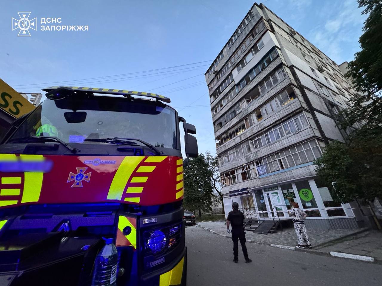 Внаслідок російської атаки на Запоріжжя загинула жінка, ще 16 людей травмовано. ФОТО