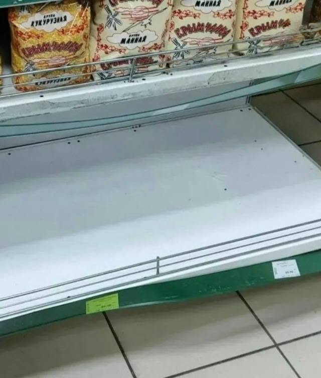 В Криму виник дефіцит продуктів: з полиць зникають цукор, крупи, борошно