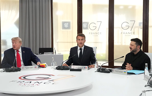 Лідери G7 майже годину чекали Трампа, Макрона і Зеленського: вони прибули на зустріч разом Лідери G7 майже годину чекали Трампа, Макрона і Зеленського: вони прибули на зустріч разом