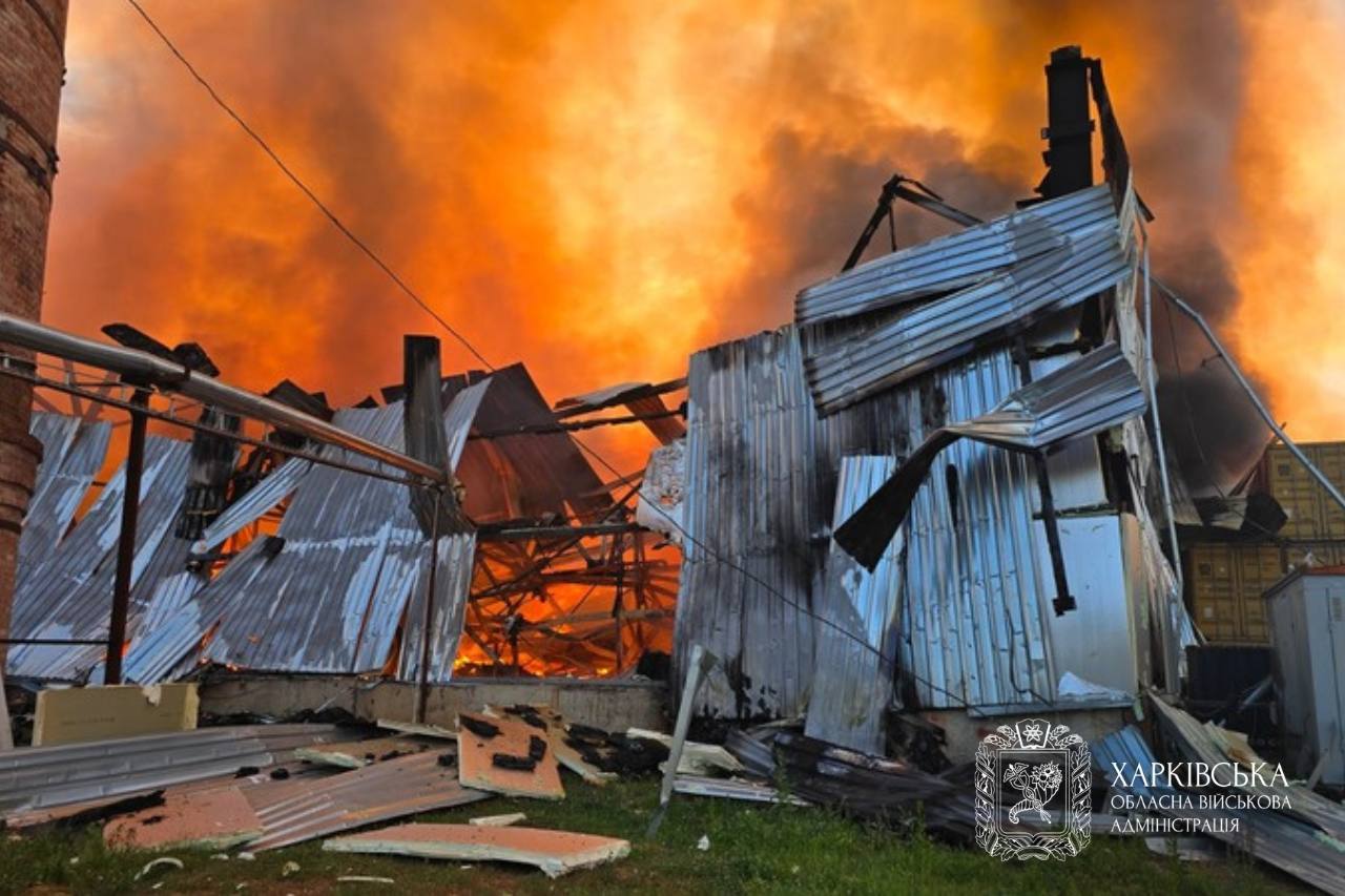 РФ вдарила КАБами по Харкову, ворожих ударів зазнали 24 населені пункти області, - ОДА. ФОТО РФ вдарила КАБами по Харкову, ворожих ударів зазнали 24 населені пункти області, - ОДА. ФОТО