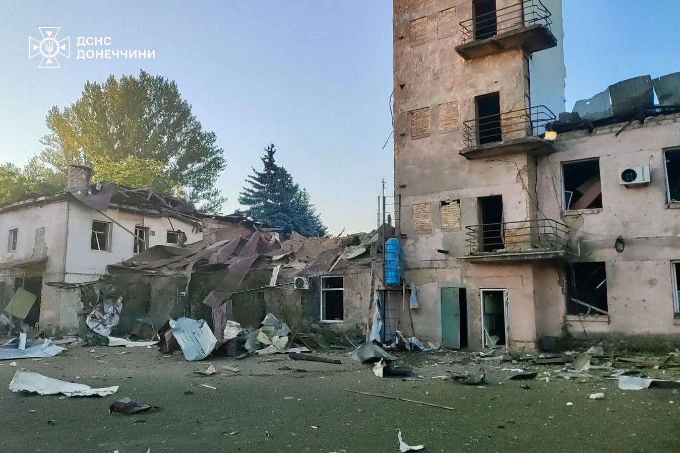Росіяни системно обстрілюють рятувальників: нові удари зафіксовано в Нікополі і Дружківці. ФОТО