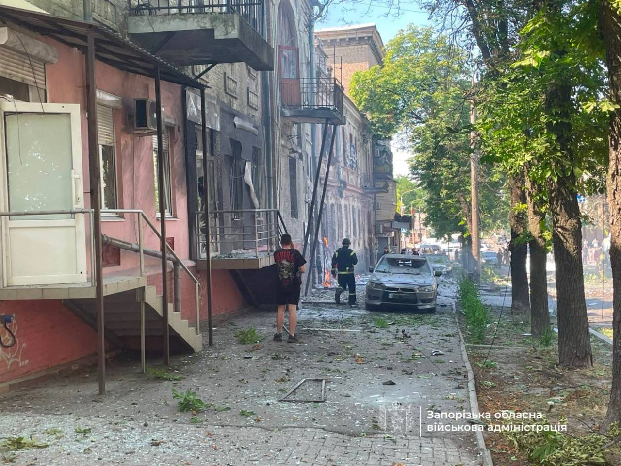Ворог завдав удару по Запоріжжю: постраждали чотири людини. ФОТО