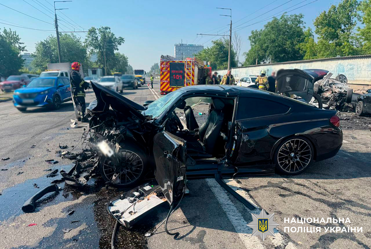 У Києві сталася смертельна ДТП за участю п'яти автівок. ФОТО