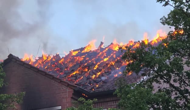 У Німеччині двоє людей загинули внаслідок пожежі у лікарні У Німеччині двоє людей загинули внаслідок пожежі у лікарні