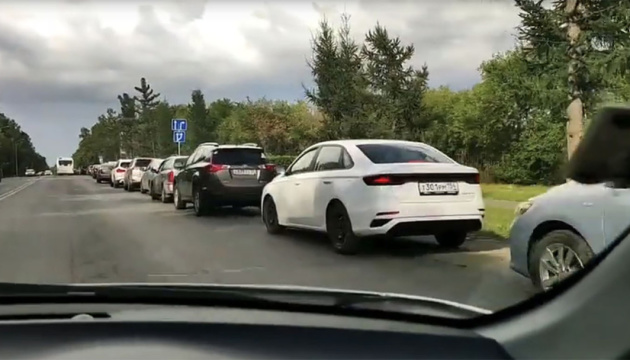 В Омській області після українського удару по НПЗ виникли черги на заправках - ЗМІ В Омській області після українського удару по НПЗ виникли черги на заправках - ЗМІ