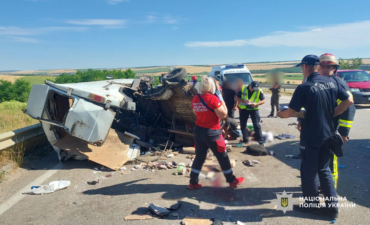 На Одещині автобус зіткнувся з вантажівкою: загинув 15-річний хлопець, ще дев’ятеро людей постраждали