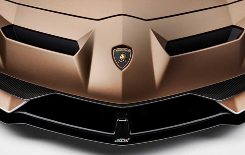 Lamborghini готова показать "опережающую время" модель 