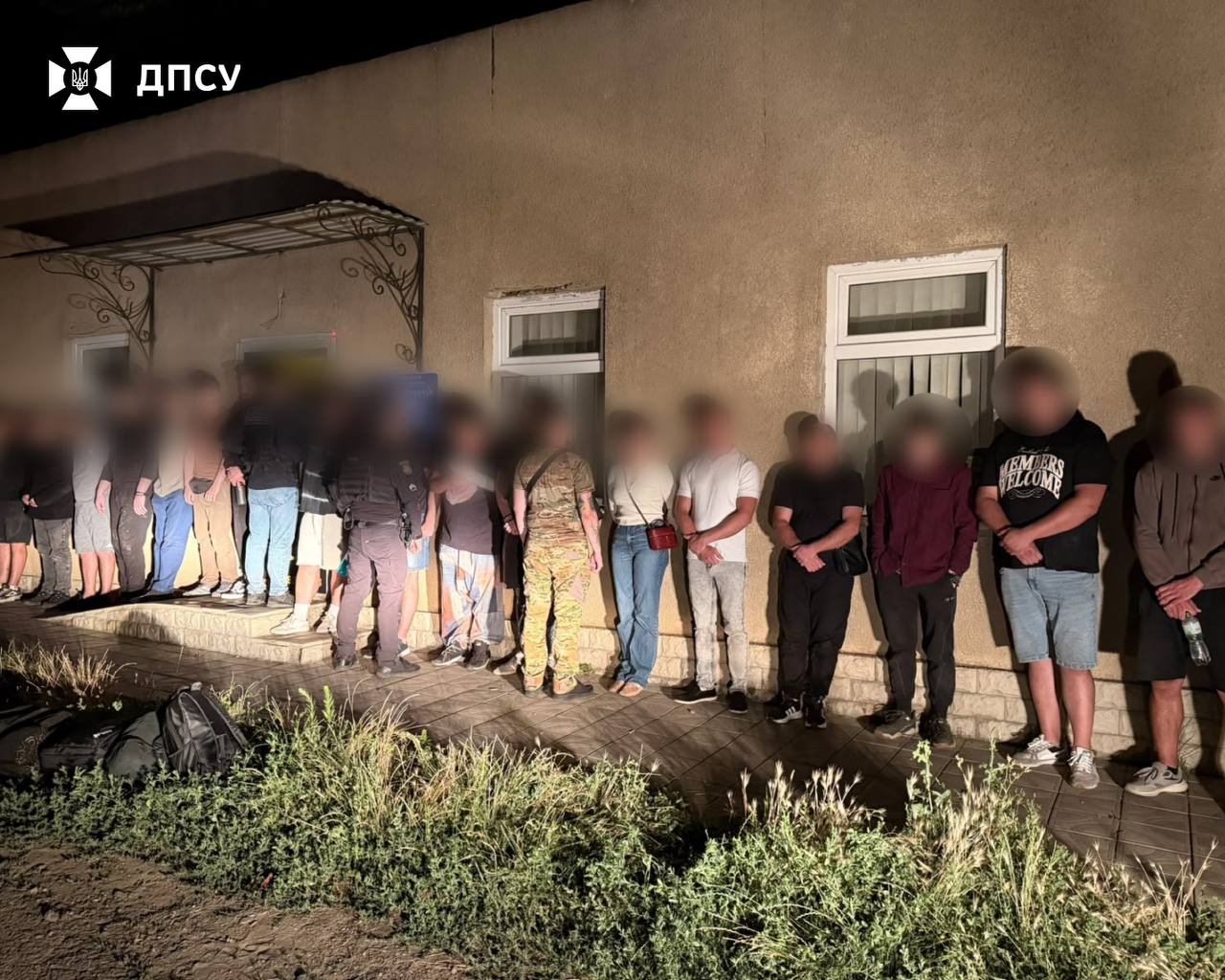 Трансфер до Молдови за $10 тисяч: прикордонники зірвали масштабну схему для "ухилянтів" Трансфер до Молдови за $10 тисяч: прикордонники зірвали масштабну схему для "ухилянтів"