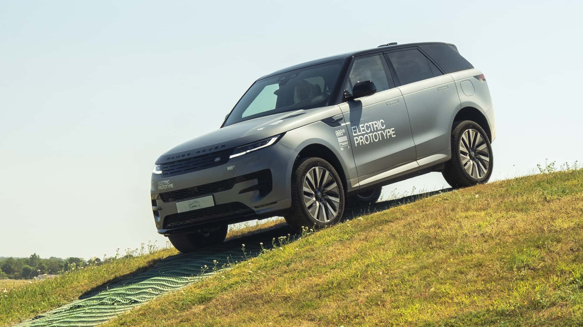 Розкіш на акумуляторах: електричний Range Rover Sport вивели на тести Розкіш на акумуляторах: електричний Range Rover Sport вивели на тести