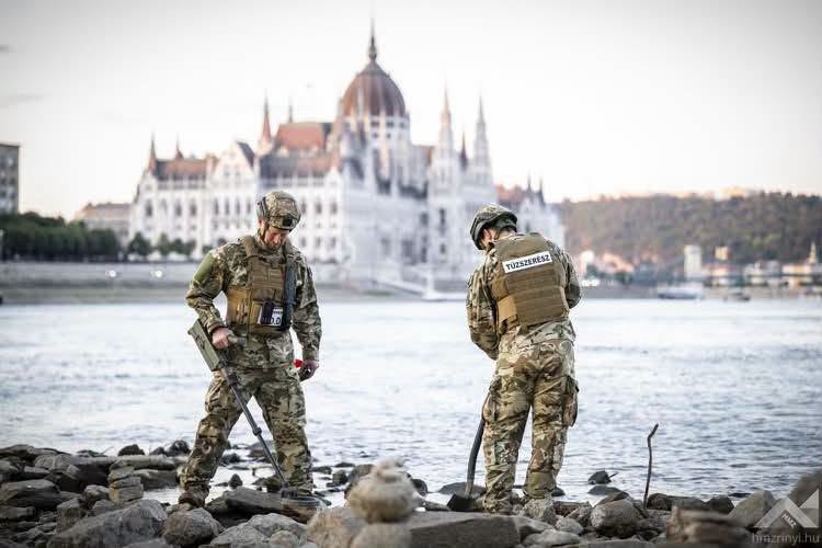 В столиці Угорщині через низький рівень води в Дунаї виявили снаряди часів Другої світової