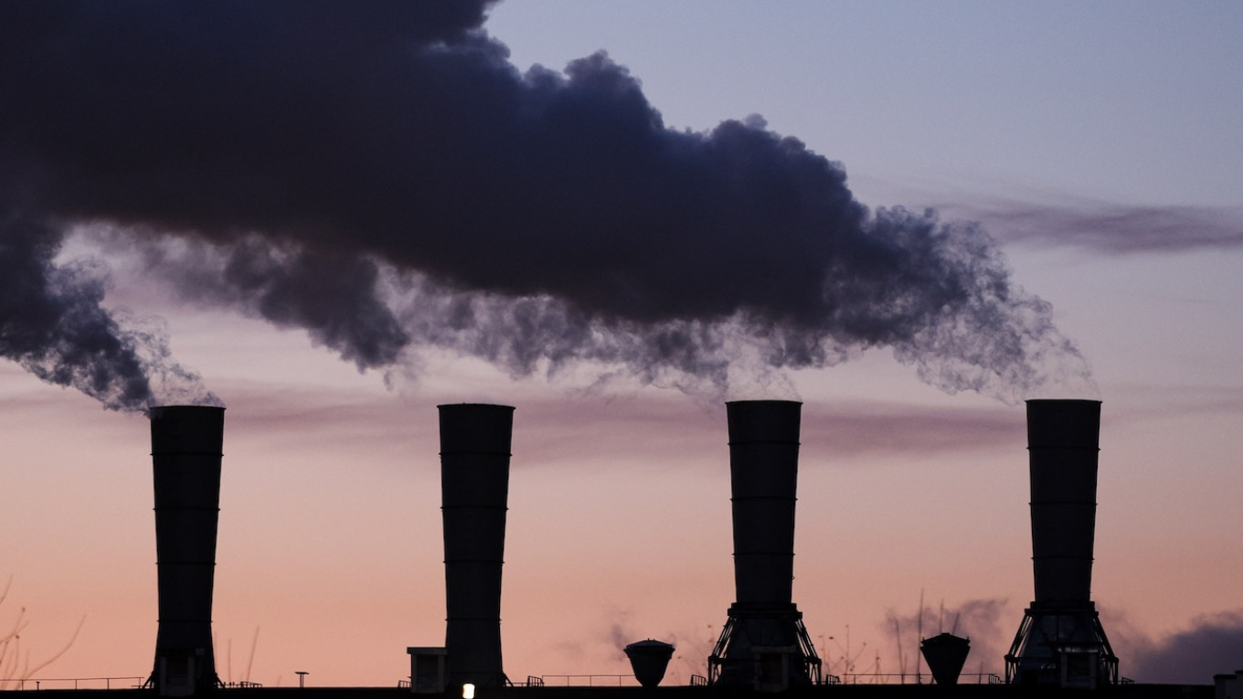 Швидко впоралися: у Росії "намалювали" ріст промисловості за тиждень після скарг Путіна