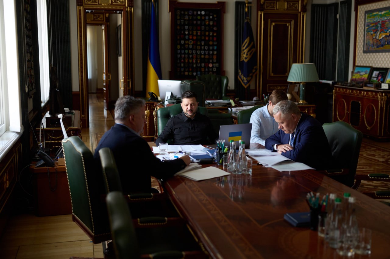 Зеленський та прем’єр Нідерландів обговорили підготовку України до зими Зеленський та прем’єр Нідерландів обговорили підготовку України до зими