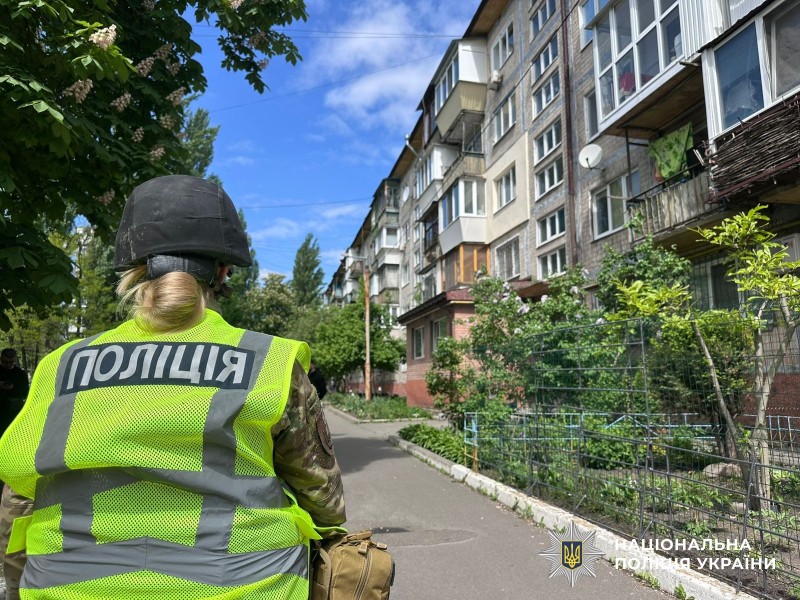 У Києві чоловік погрожував підірвати багатоповерхівку: мешканців евакуювали