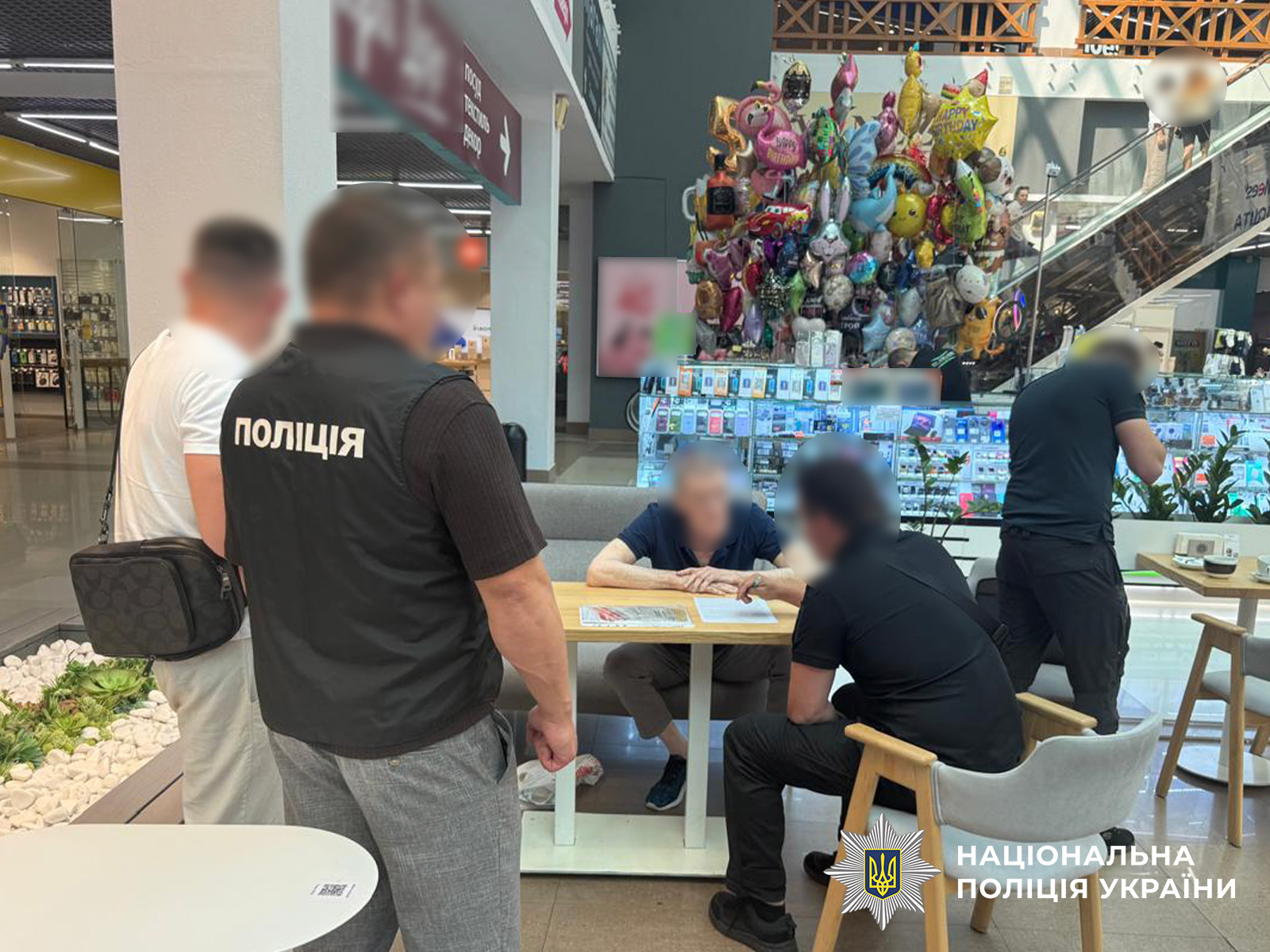 У Києві науковців спіймали на мільйонному хабарі У Києві науковців спіймали на мільйонному хабарі