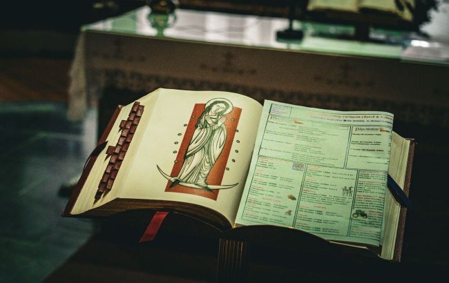 Прибульці замість Бога? Вчений запропонував нове прочитання Біблії
