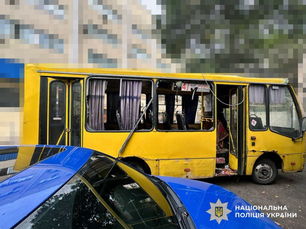 "Росіяни давно перейшли межу вседозволеності. Тиск на агресора потрібен": Зеленський відреагував на атаку на маршрутку в Херсоні. ФОТО "Росіяни давно перейшли межу вседозволеності. Тиск на агресора потрібен": Зеленський відреагував на атаку на маршрутку в Херсоні. ФОТО