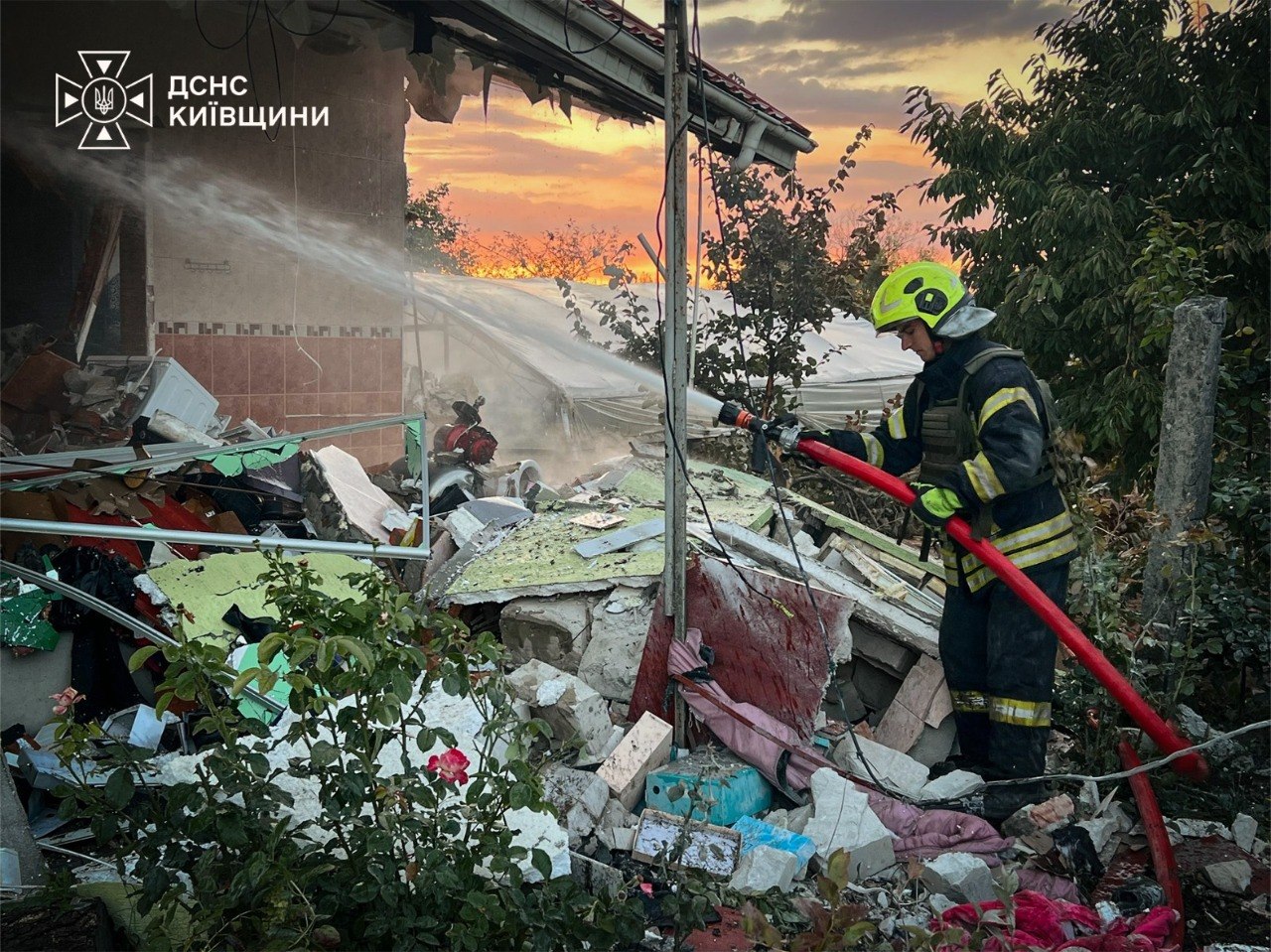 На Київщині через ворожу атаку є загиблий і постраждалі. ФОТО На Київщині через ворожу атаку є загиблий і постраждалі. ФОТО