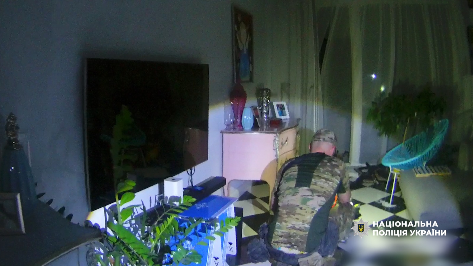 "Шахед" застряг у квартирі одесита з 50 кг вибухівки. ФОТО. ВІДЕО "Шахед" застряг у квартирі одесита з 50 кг вибухівки. ФОТО. ВІДЕО