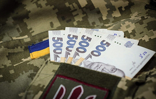 Знаючи про "діру" в $27 млрд, гроші витрачали на марафон та кешбек: Железняк поставив Зеленському питання про дефіцит фінансування для ЗСУ