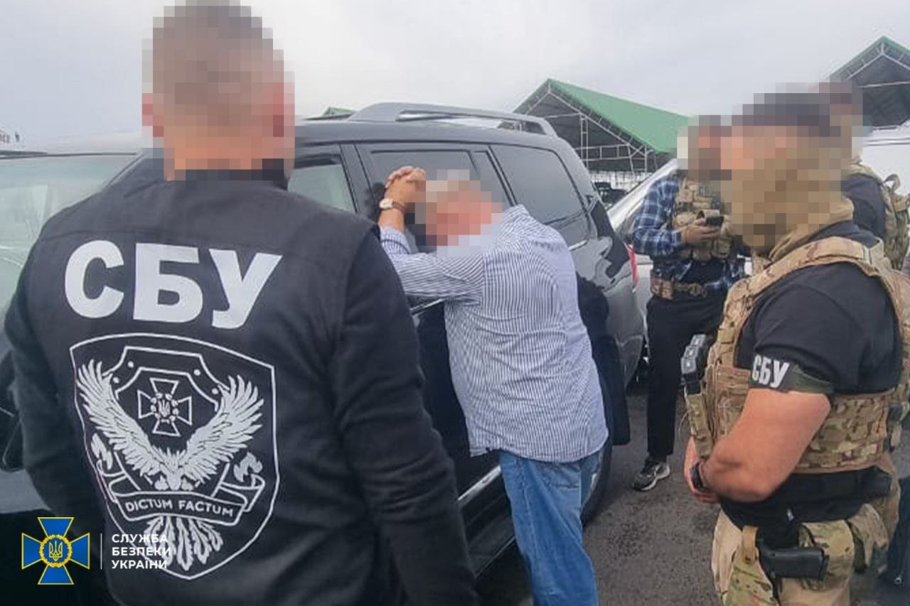 СБУ та Нацполіція затримали екснардепа, який організував "схему для ухилянтів"