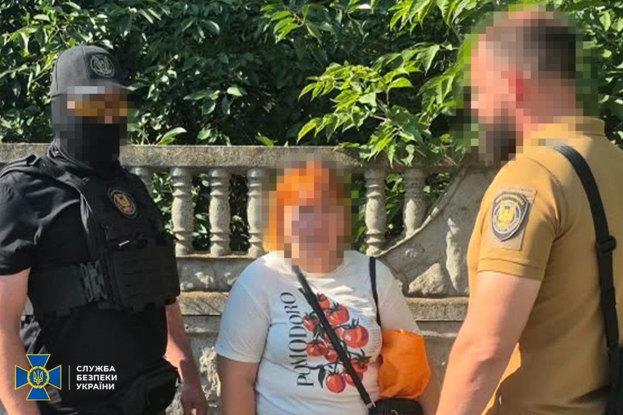 СБУ затримала агентку ФСБ, яка коригувала обстріли росіян по центральних регіонах України СБУ затримала агентку ФСБ, яка коригувала обстріли росіян по центральних регіонах України