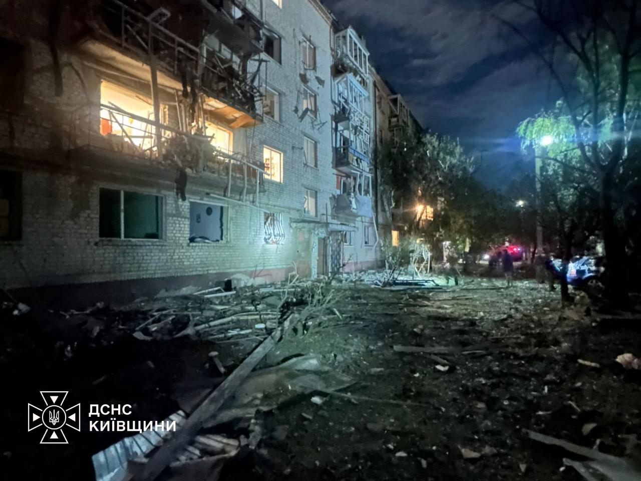 На Київщині внаслідок ворожої атаки загинули три людини, 12 постраждали. ФОТО