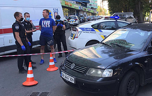 У Києві таксист обеззброїв пасажира, який поранив його з пістолета. ВІДЕО