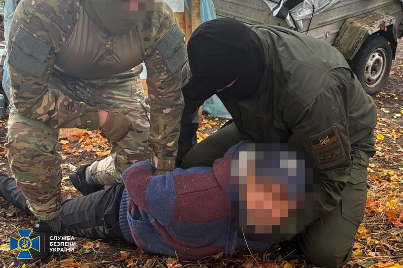 СБУ затримала інформатора РФ, який коригував ворожі удари по артилерії ЗСУ на Харківщині