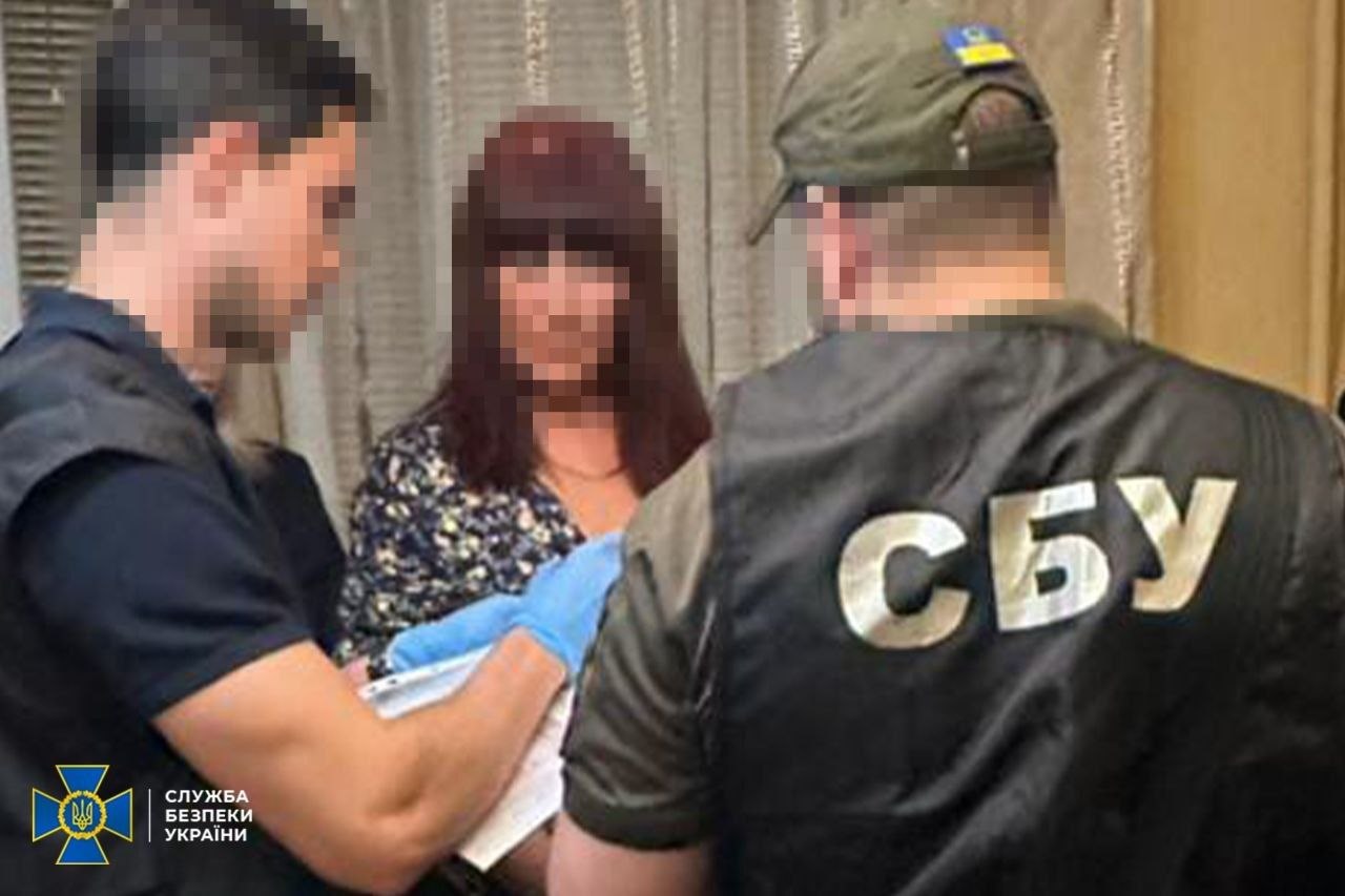 СБУ затримала топпосадовців Луганської ОВА, які намагалися привласнити 5 млн бюджетних грн. ФОТО СБУ затримала топпосадовців Луганської ОВА, які намагалися привласнити 5 млн бюджетних грн. ФОТО