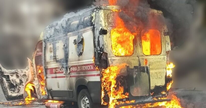 Пріоритетна ціль: на Херсонщині росіяни знищили понад 50 автомобілів швидкої допомоги - ОВА Пріоритетна ціль: на Херсонщині росіяни знищили понад 50 автомобілів швидкої допомоги - ОВА