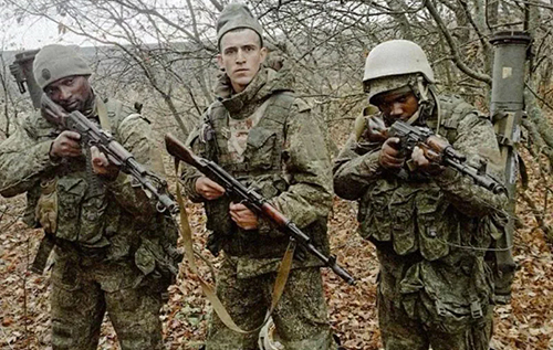 Навіть запрошують на "кастинг у кіно": як росіяни заманюють іноземців на фронт Навіть запрошують на "кастинг у кіно": як росіяни заманюють іноземців на фронт