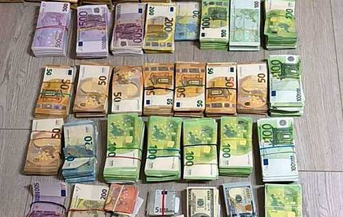 У Чорногорії у квартирі росіян-контрабандистів знайшли майже €1 мільйон