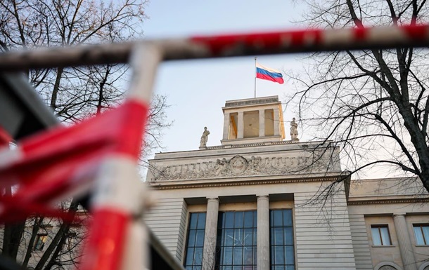 Німеччина посилила нагляд за посольством РФ Німеччина посилила нагляд за посольством РФ