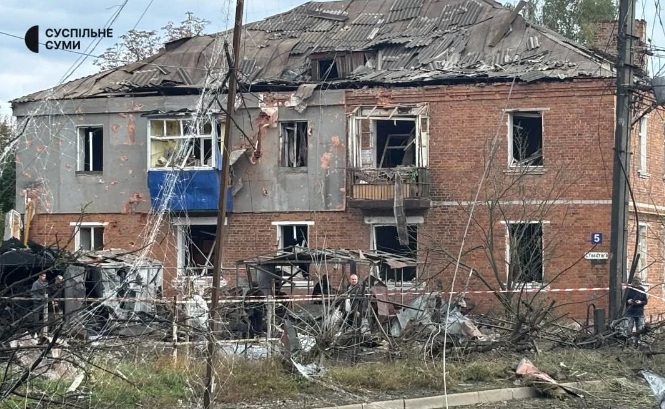 Російські війська завдали повторного удару по Сумах шістьма КАБами: є тяжко поранені