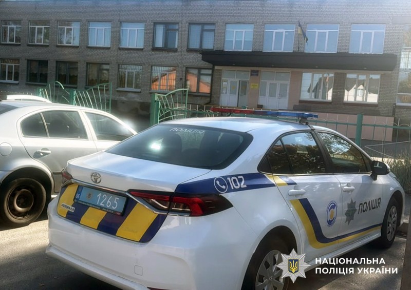 У гімназії Бердичева під час тривоги вибухнула граната, яку принесла учениця У гімназії Бердичева під час тривоги вибухнула граната, яку принесла учениця