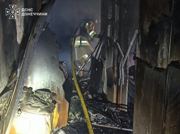 У Краматорську внаслідок обстрілу горить дев’ятиповерхівка: вогонь охопив 36 квартир У Краматорську внаслідок обстрілу горить дев’ятиповерхівка: вогонь охопив 36 квартир