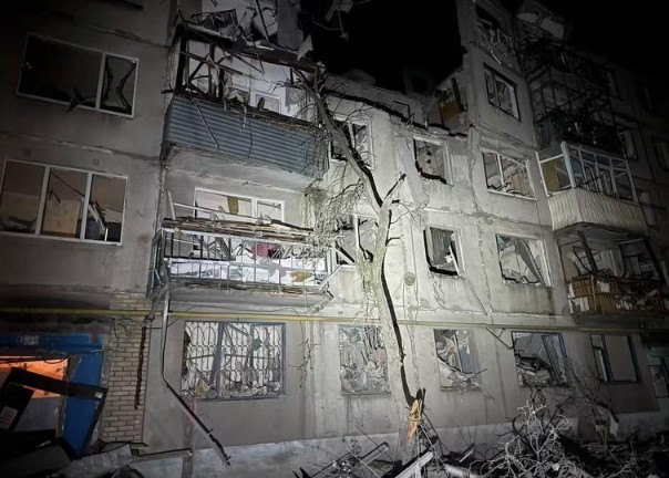 Трагічна доба у Слов'янську: 6 загиблих, 15 поранених та люди під завалами після авіаударів