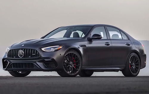 Можливо, в двох версіях: в Mercedes-AMG підтвердили розробку нового C63