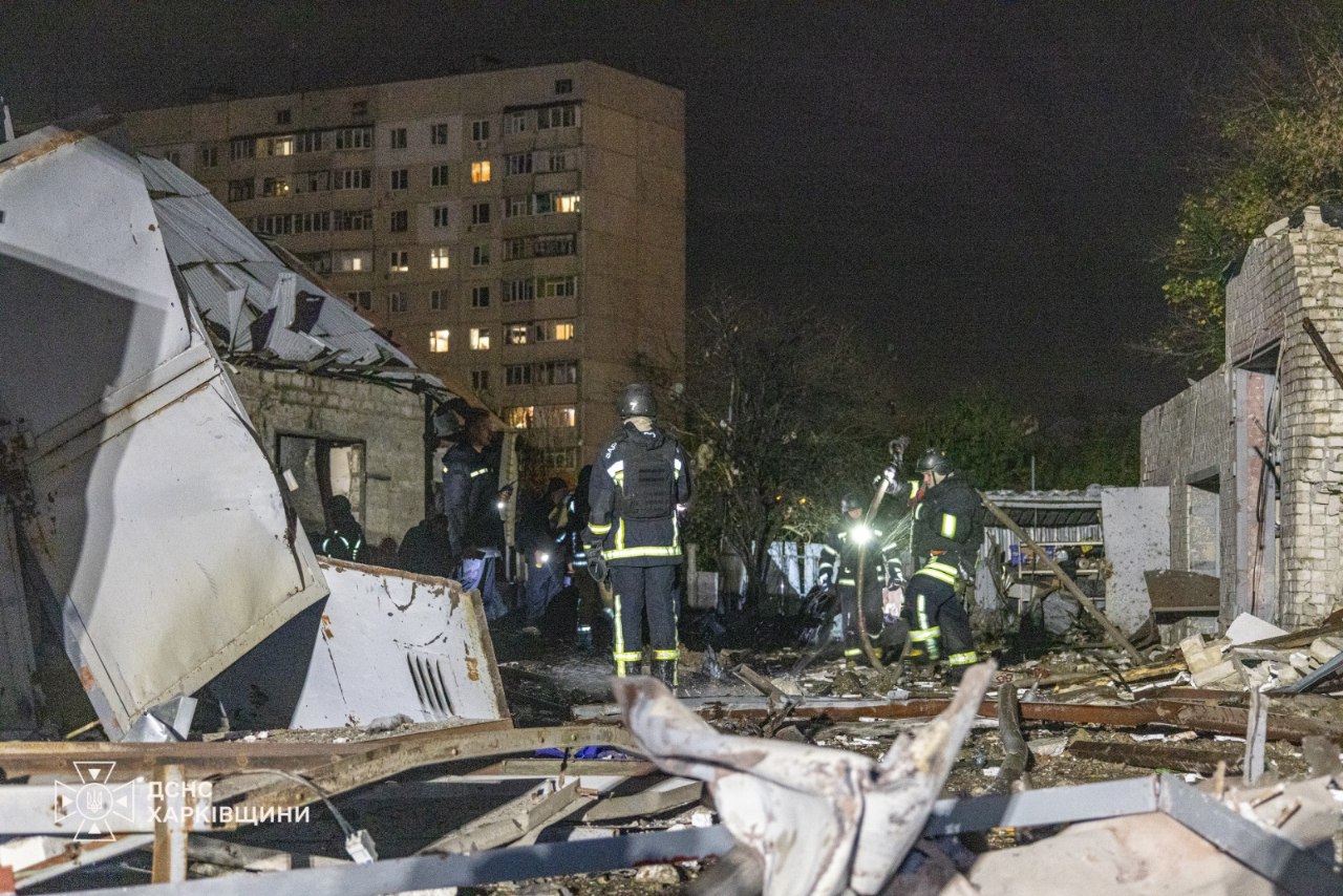 У Харкові внаслідок російської атаки двоє людей загинули, ще четверо постраждали. ФОТО У Харкові внаслідок російської атаки двоє людей загинули, ще четверо постраждали. ФОТО