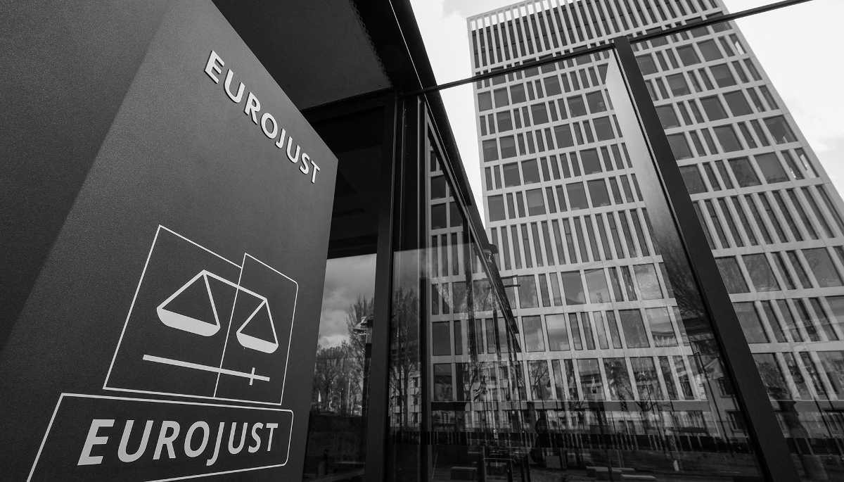 Схема із бронежилетами для ЗСУ на €53 мільйони: у Франції арештували нерухомість підозрюваних