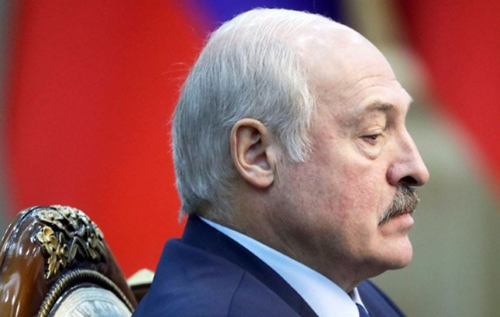 Если Лукашенко будет объявлен победителем, усидеть у власти он сможет только на штыках, – эксперт