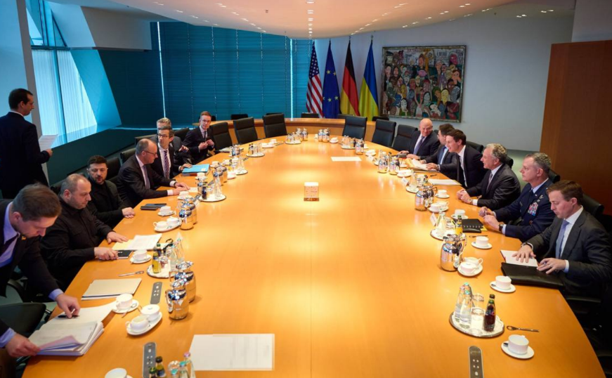 У Берліні розпочалась зустріч із представниками США, - Зеленський У Берліні розпочалась зустріч із представниками США, - Зеленський