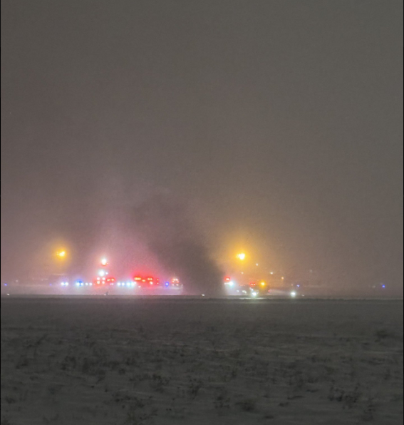 У США під час зльоту через сніжну бурю зазнав аварії приватний літак — CNN