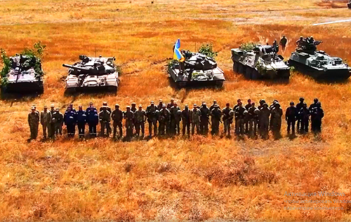 Військові з зони ООС привітали українців з Днем Прапора та Днем Незалежності. ВІДЕО