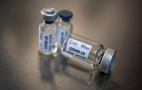 The New York Times: Найбільш ефективні вакцини від коронавірусу  з’являться лише після "першої хвилі" щеплень