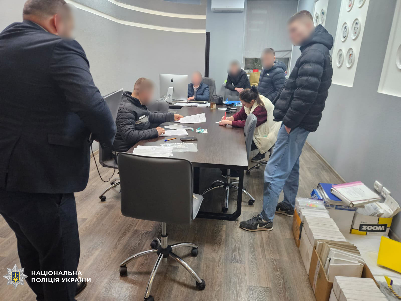 Поліція заявила про затримання зловмисників, які «відмили» майже 580 млн грн з оборонних контрактів