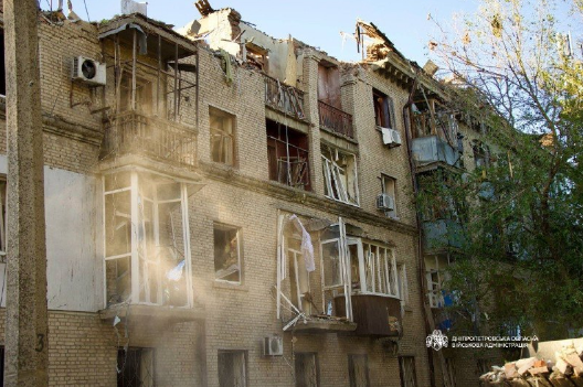 У Дніпрі з-під завалів будинку дістали тіло маленького хлопчика 