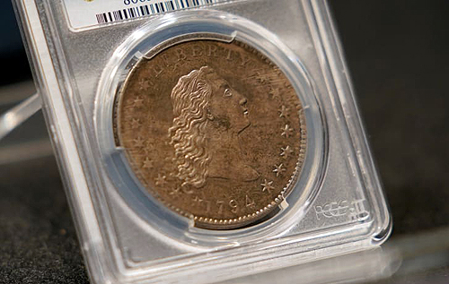 В США выставили на аукцион самую дорогую монету в мире